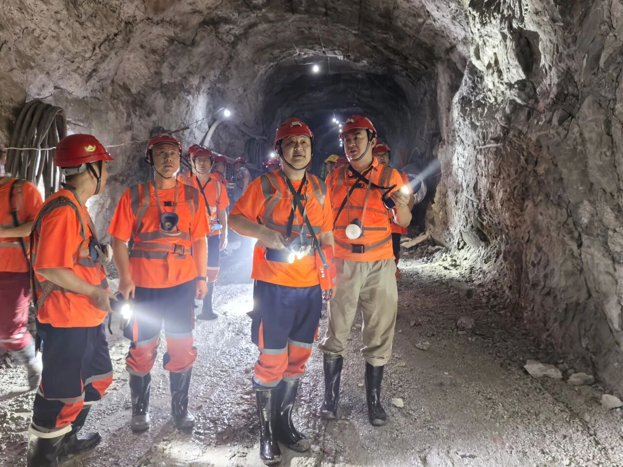 1760151349472013674.jpg 王總1.jpg